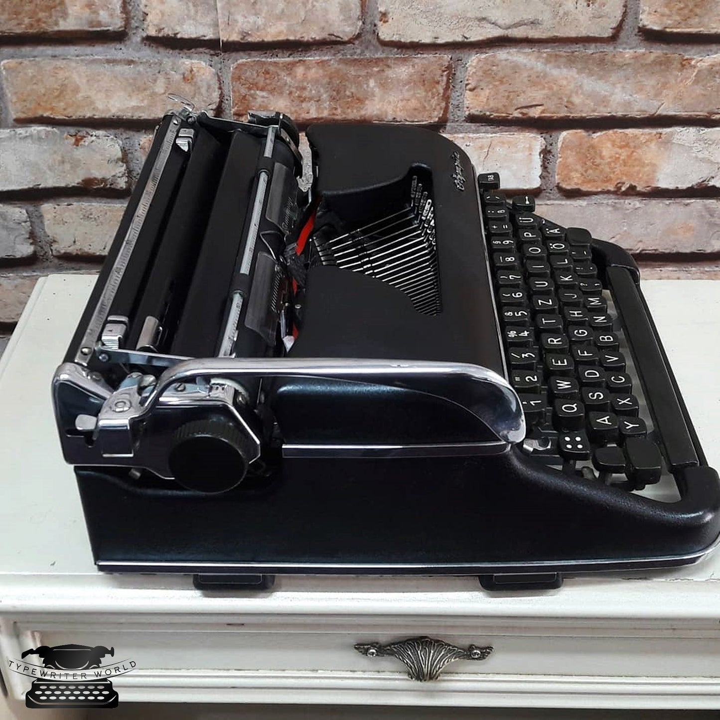 Olympia SM3 Black Typewriter, Vintage, Mint Condition, Manual Portable,best gift,typewriter working