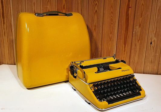 Olympia SM3 Yellow Typewriter - Premium Gift / Typewriter World / The Most Special Gift,typewriter working