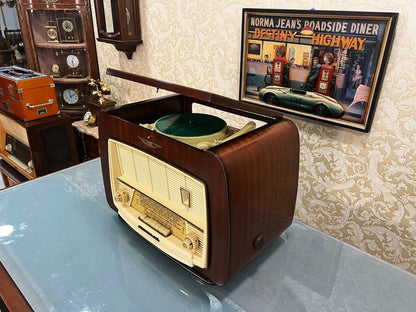 Sonneclair Radio - Vintage Audio Elegance with Lamp Feature - For Sale