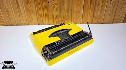 Mercedes Typewriter | Mercedes Yellow Typewriter |,typewriter working