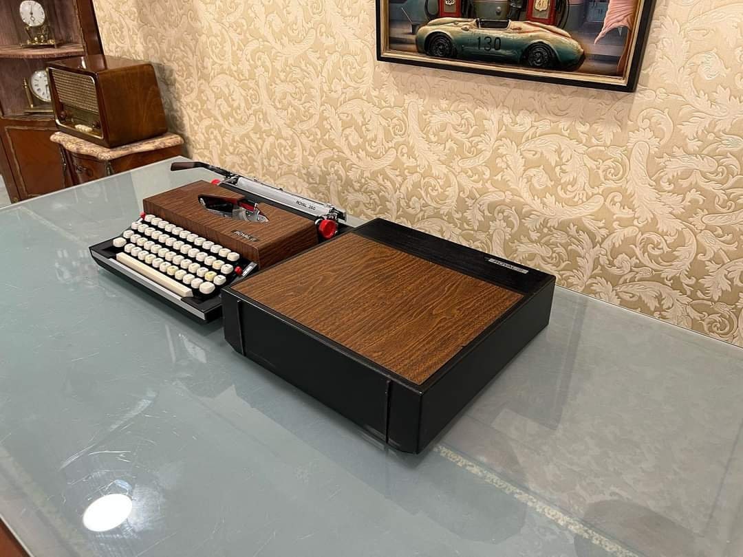 Rare Typewriter with Special Radio | 1970s Vintage AM Transistor Radio Royal Swinger Portable Typewriter| Radio Typewriter | the radio bag