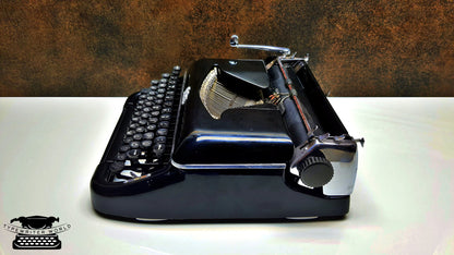 Erika Typewriter| Antique Typewriter | Working Typewriter | Working Perfectly,typewriter working
