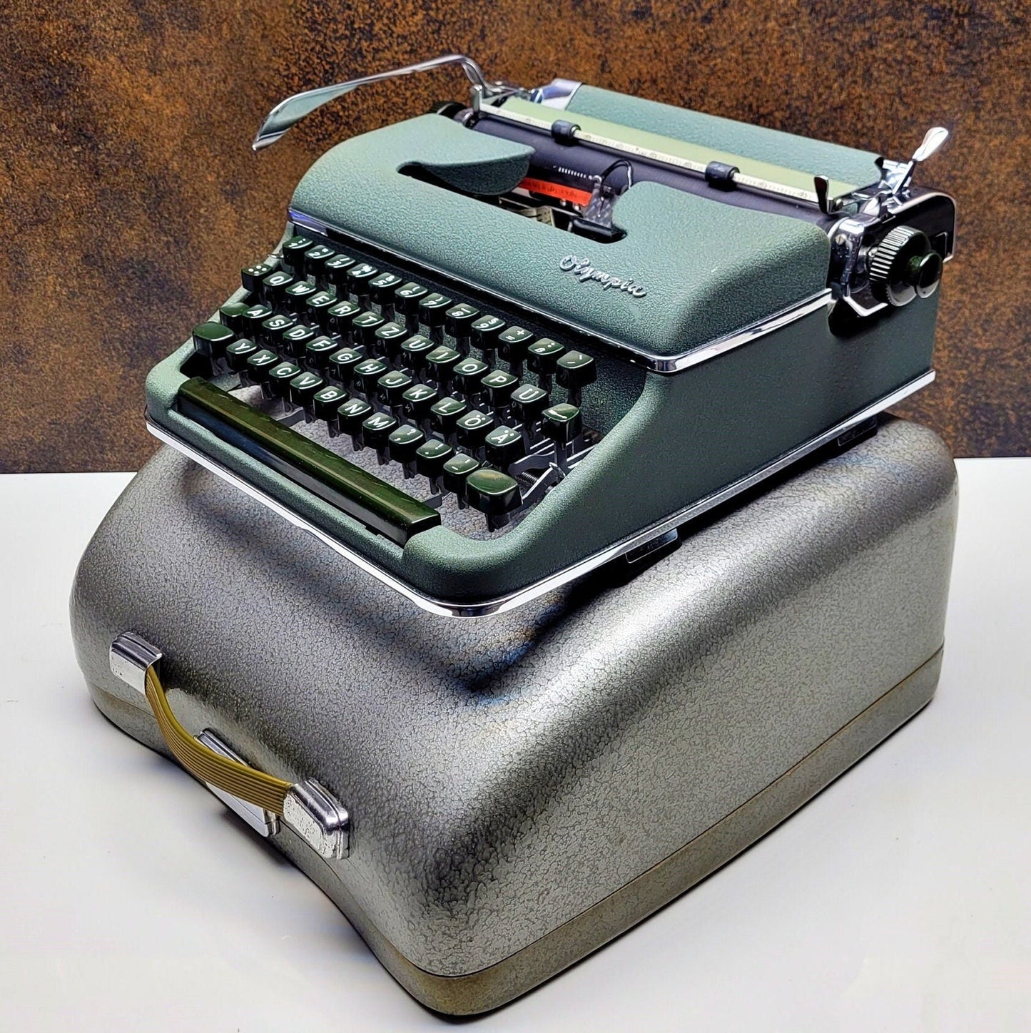 Vintage Olympia SM3 Typewriter - Fully Restored and Ready to Use,typewriter working