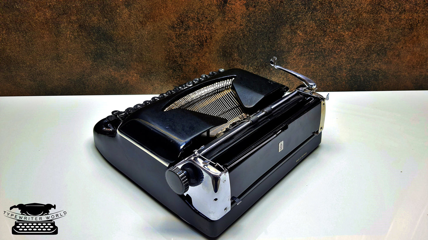Erika Typewriter| Antique Typewriter | Working Typewriter | Working Perfectly,typewriter working