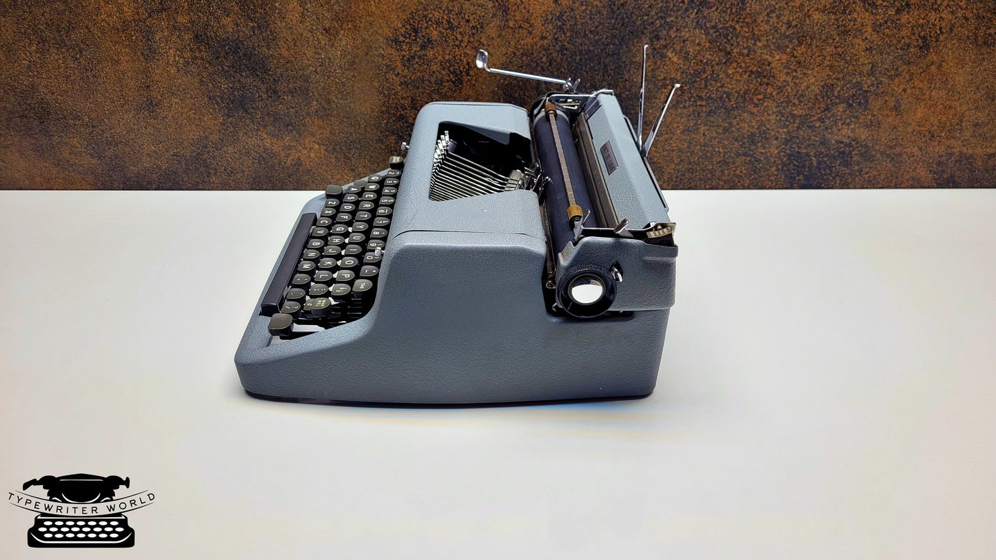 The Retro Royal Typewriter - A Timeless Masterpiece: Unique QWERTY Design, Fully Operational Typewriter