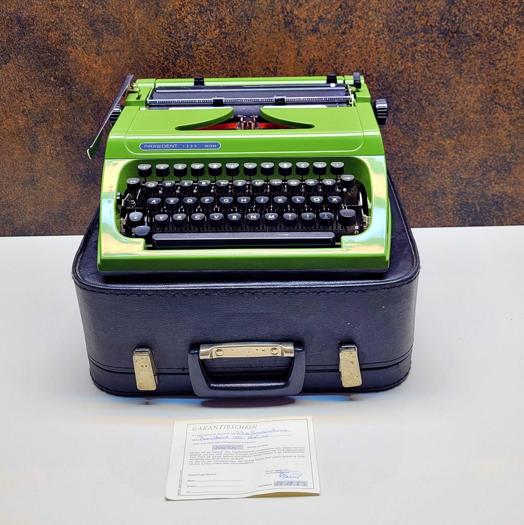 Prasident Typewriter | Green Typewriter | Leather Bag Typewriter | Old Typewriter,typewriter working