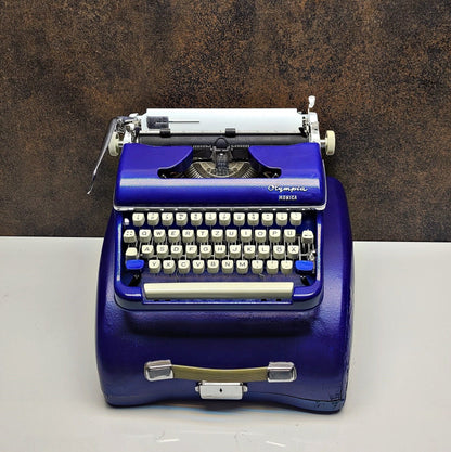 Olympia SM4 Monica Blue Typewriter + Blue Bag - Premium Gift / Typewriter World / The Most Special Gift,typewriter working