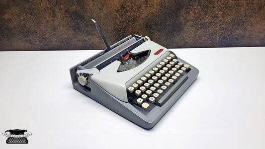 Classic Grey Royal Typewriter - Working and Restored to its Original Glory - Ideal for Writers and Collectors