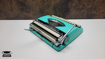 Vintage Olympia Splendid 33/66 Turquoise Typewriter, Retro Mechanical Collectible for Office Decor, Industrial Steampunk,Steampunk decor