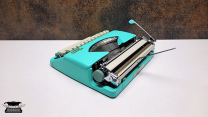 Vintage Olympia Splendid 33/66 Turquoise Typewriter, Retro Mechanical Collectible for Office Decor, Industrial Steampunk,Steampunk decor