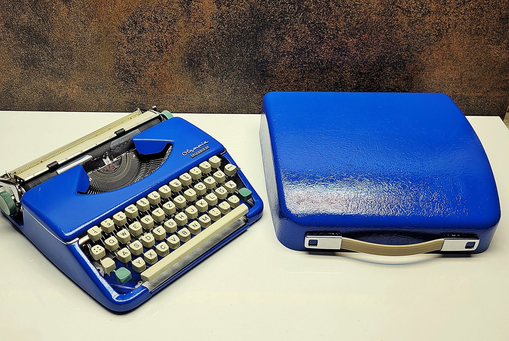 Olympia Splendid 33/66 Portable Typewriter in Blue with Matching Blue Bag | German-Made Retro Writing Tool | Vintage Gift