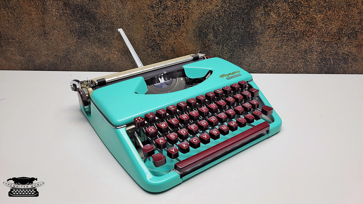 Olympia Splendid 33/66 Typewriter with Mechanical | Classic Writing Tool - Great Gift Idea for Typewriter Lovers and Writers