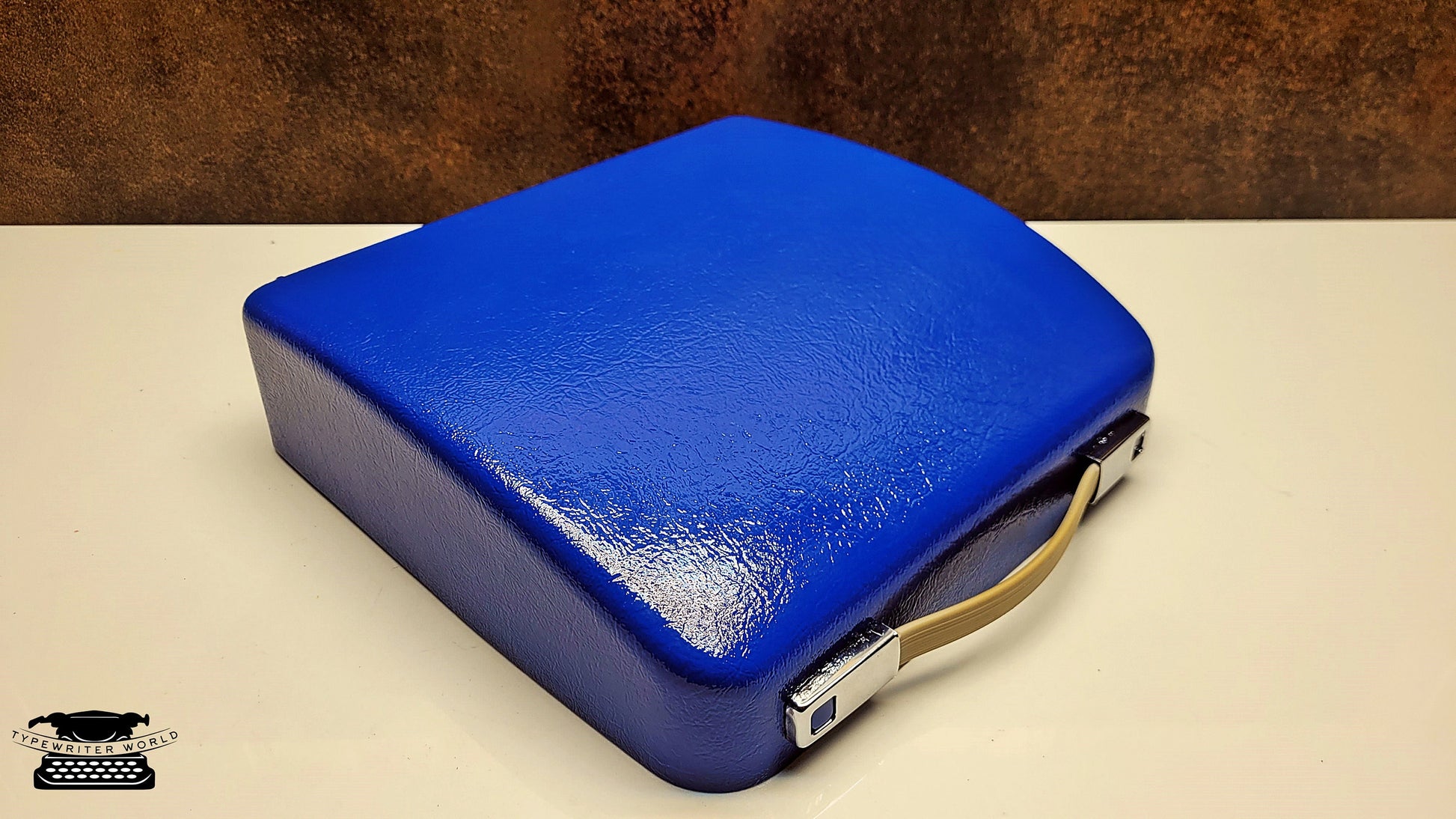Vintage Olympia Splendid 33/66 Blue Typewriter - A Unique Crafting Tool for Scrapbookers and DIY Enthusiasts