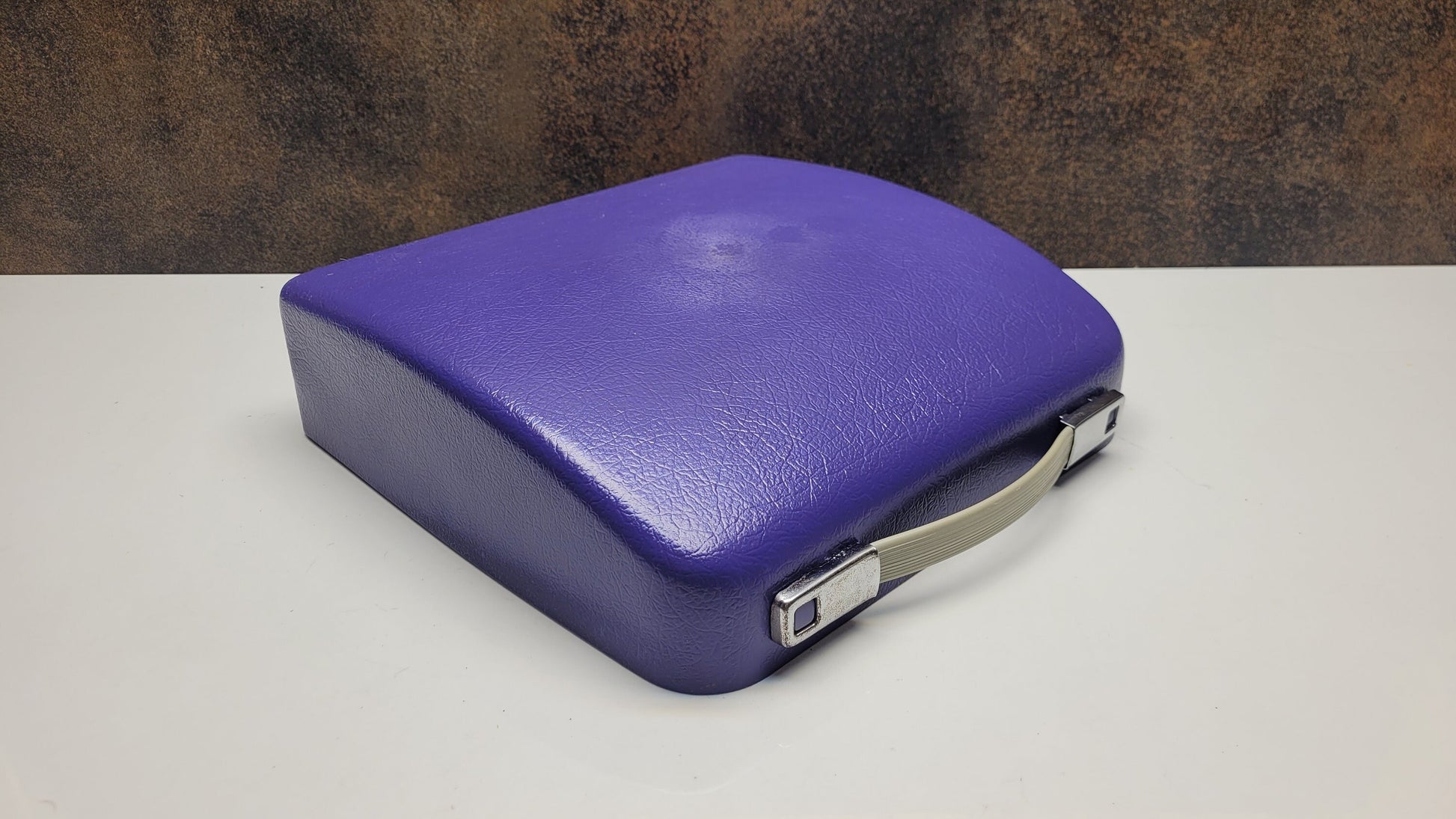 Vintage Olympia Splendid 33/66 Purple Typewriter with Grey Keyboard - A Unique Tool for Typographic Designers