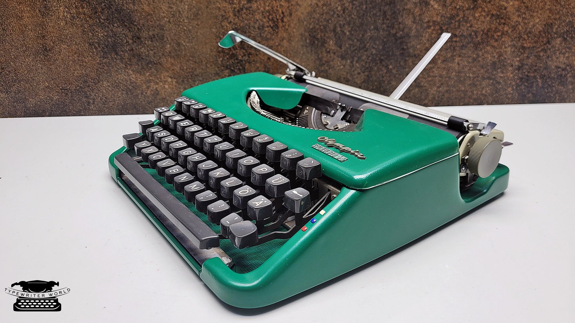 Olympia Splendid Vintage Typewriter | QWERTY Upgrade