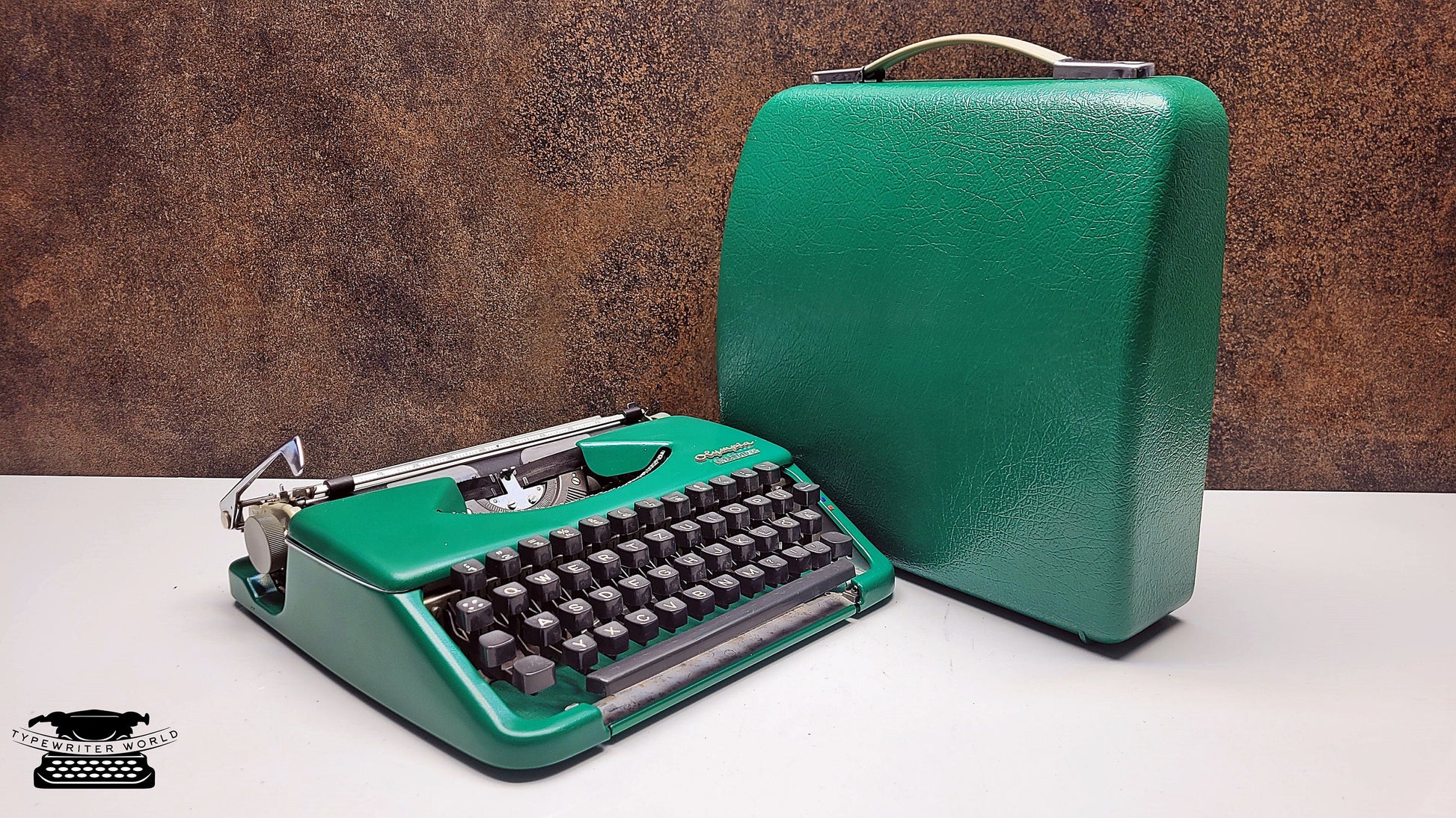Olympia Splendid Vintage Typewriter | QWERTY Upgrade