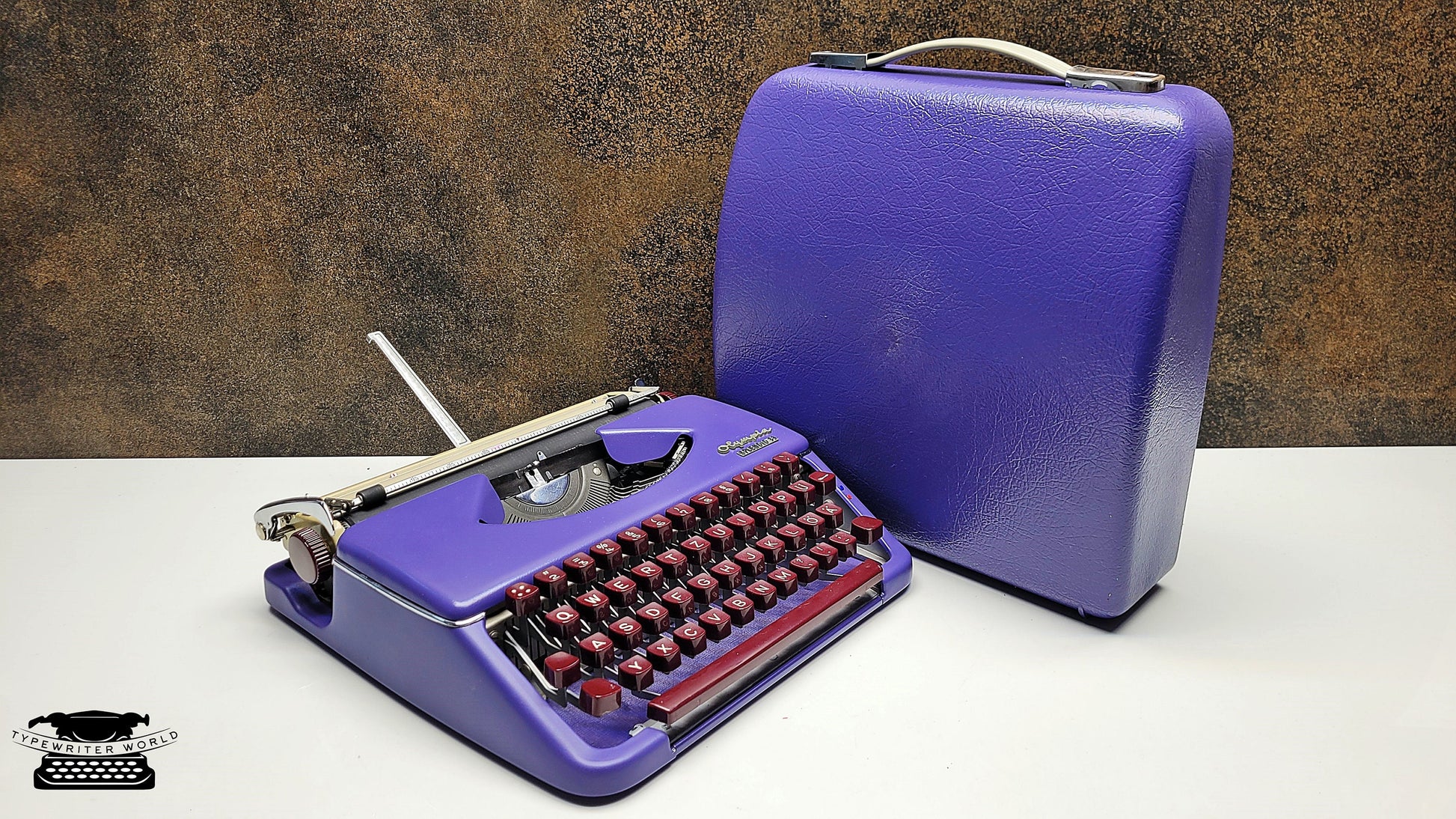 Olympia Splendid 33/66 Vintage Typewriter Burgundy Keyboard and Matching Case | Fully Restored Writing Machine - Great Gift Idea for Writers