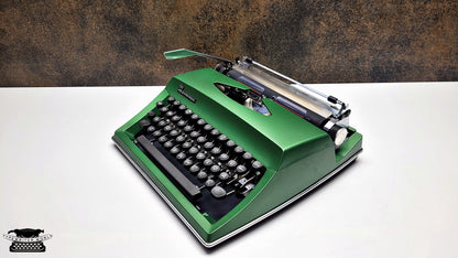 QWERTY Vintage Adler Contessa Portable Typewriter - Classic Design and High Performance,typewriter working