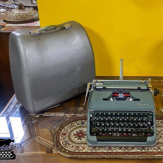 Vintage Olympia SM3 Green Typewriter - Working and Fully Restored to its Original Color - Ideal for Writers and Collectors