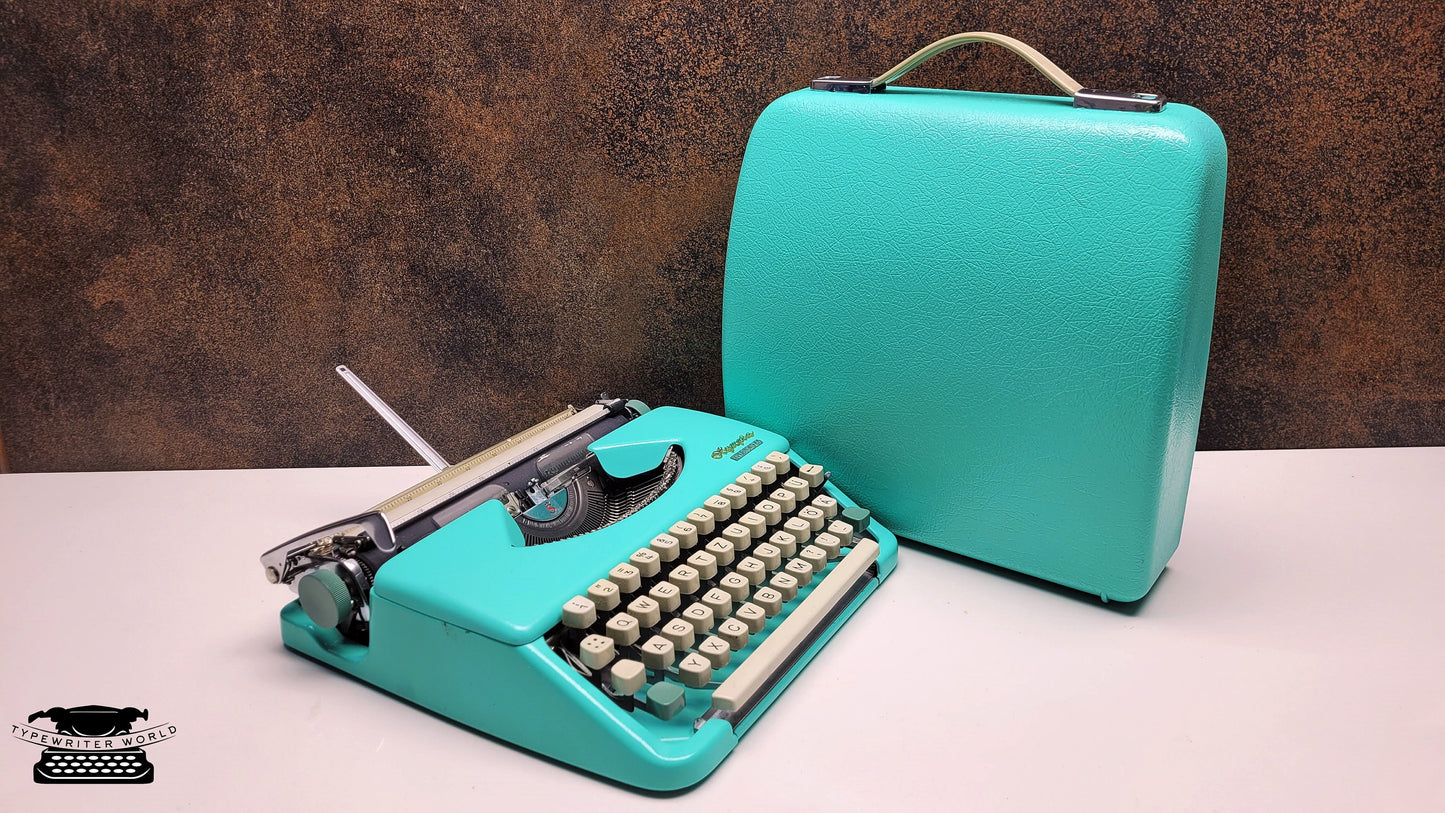 Vintage Olympia Splendid 33/66 Turquoise Typewriter, Retro Mechanical Collectible for Office Decor, Industrial Steampunk,Steampunk decor