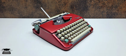Olympia Splendid 33/66 Vintage Red Typewriter| Classic Writing Machine from the 1970s | Rare Mechanical Keyboard for Writers and Collectors