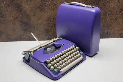 Olympia Splendid 33/66 Portable Typewriter in Purple with Matching Case | German-Made Retro Writing Tool | Vintage Gift | Gift