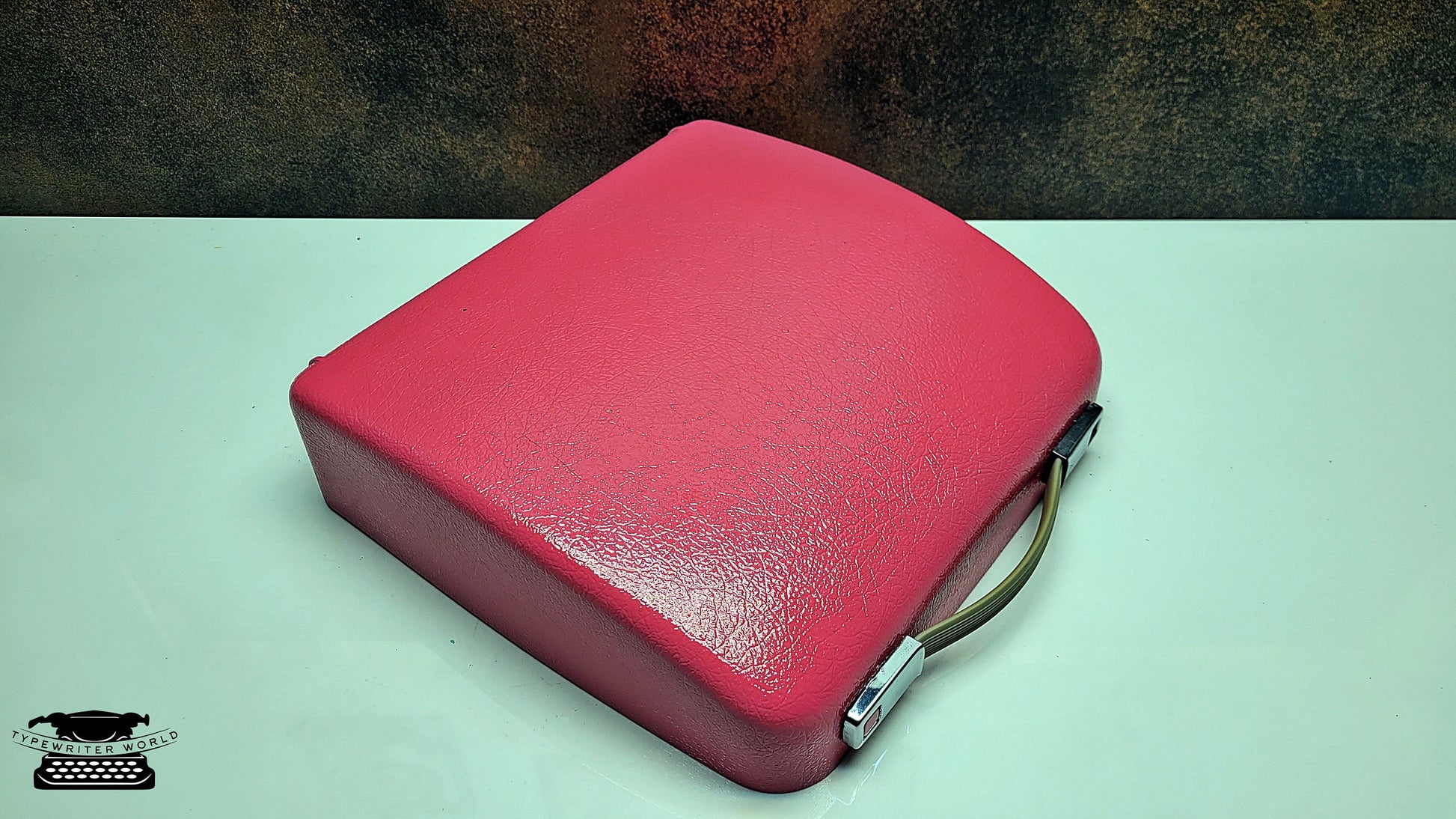Refurbished Olympia Splendid 33/66 Pink Typewriter with Grey Keyboard and Matching Case- Great Gift Idea for Typewriter Lovers and Writers