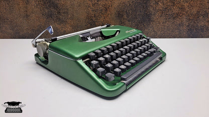 Rare Vintage Olympia Splendid 33/66 Crystal Typewriter with Black Keyboard - A Must-Have for Typewriter Enthusiasts and Historians