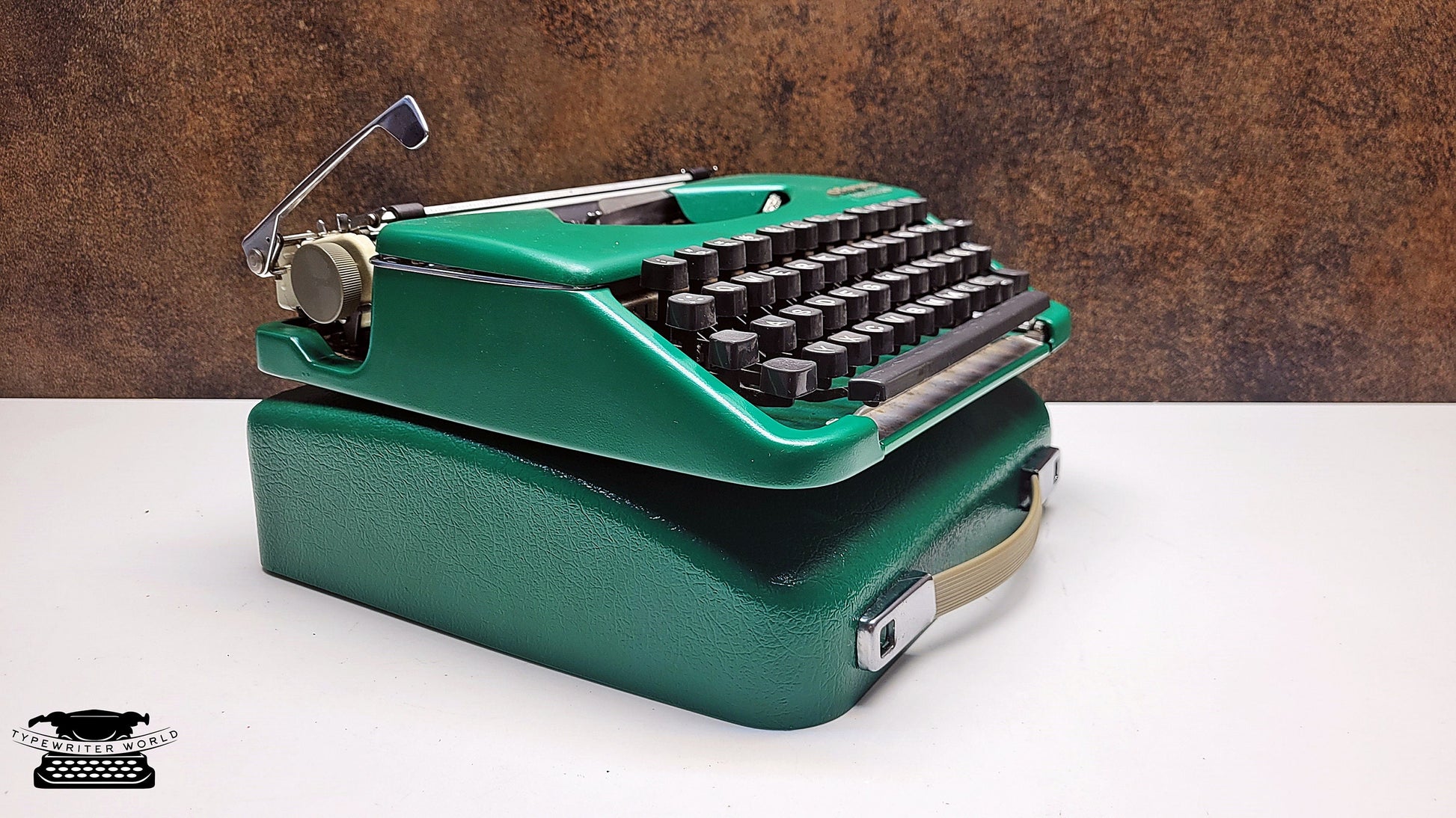 Olympia Splendid Vintage Typewriter | QWERTY Upgrade