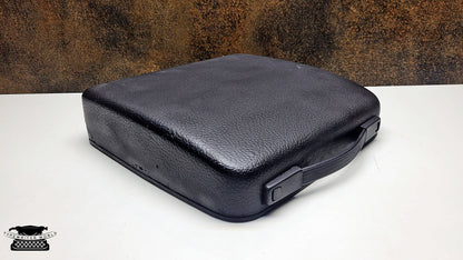 Vintage Olympia Splendid 33/66 Portable Black Typewriter with Black Keyboard - A Must-Have for Typewriter Enthusiasts and Collectors