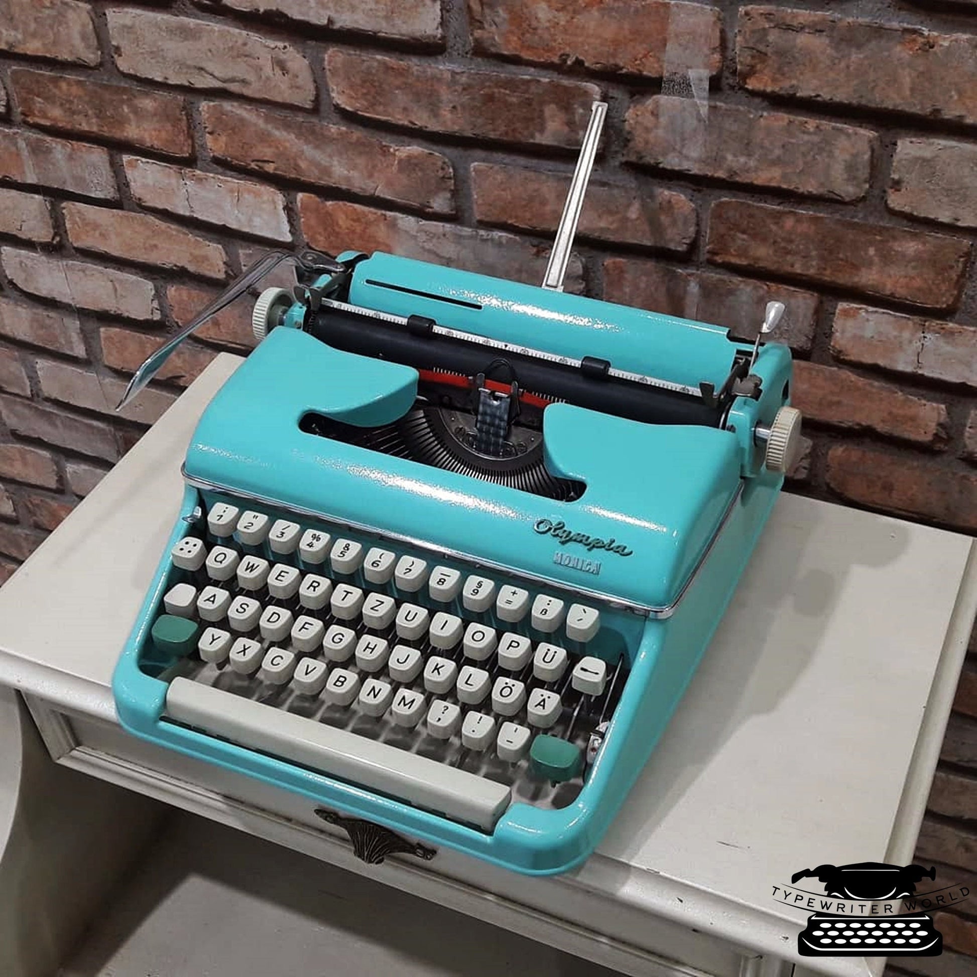 Special Color Olympia Monica Blue Typewriter - Premium Gift | Typewriter like new | + Bag,typewriter working