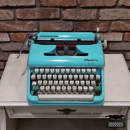 Special Color Olympia Monica Blue Typewriter - Premium Gift | Typewriter like new | + Bag,typewriter working