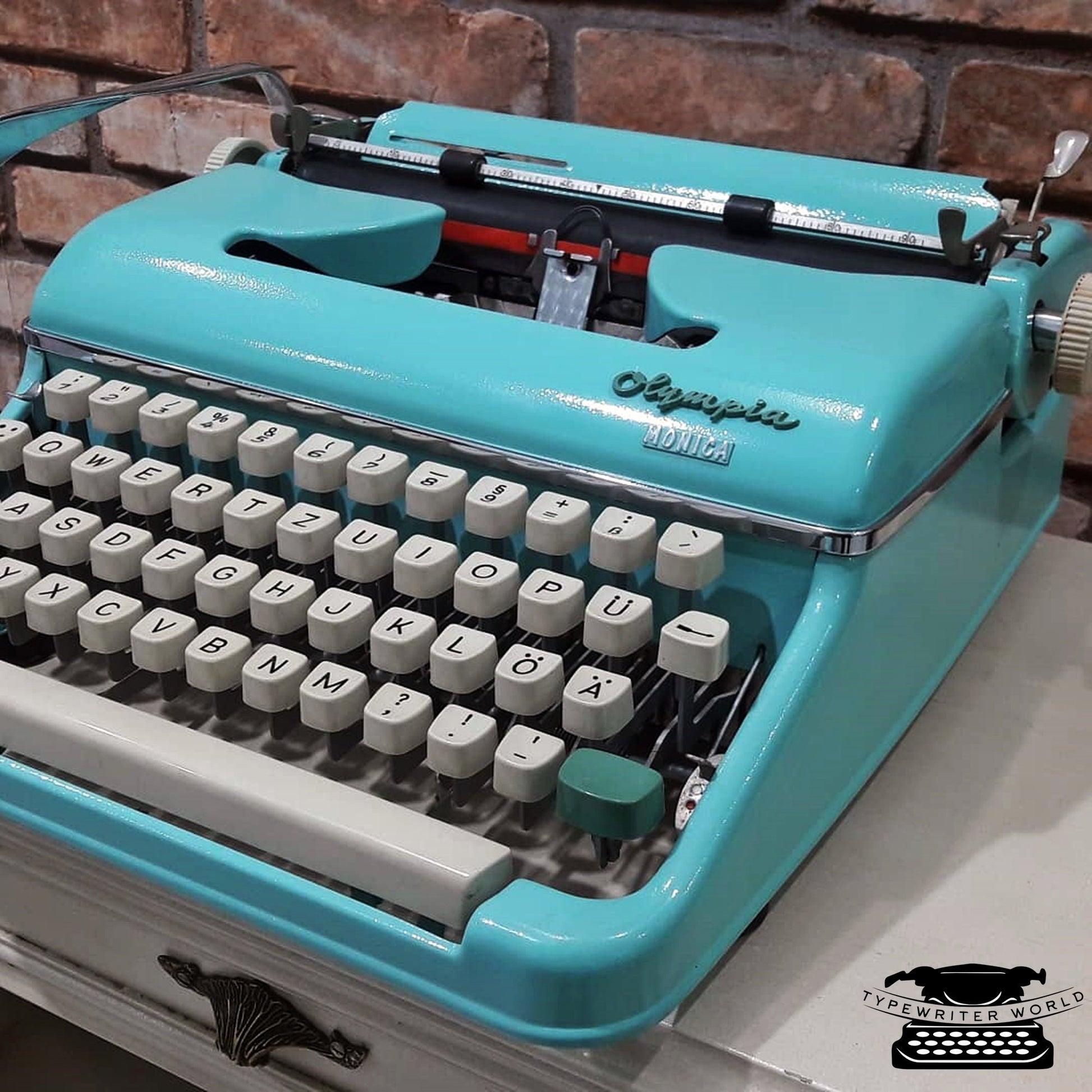 Special Color Olympia Monica Blue Typewriter - Premium Gift | Typewriter like new | + Bag,typewriter working