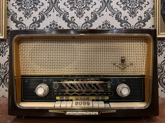 Grundig Radio - Embrace the Vintage Melodies in Style