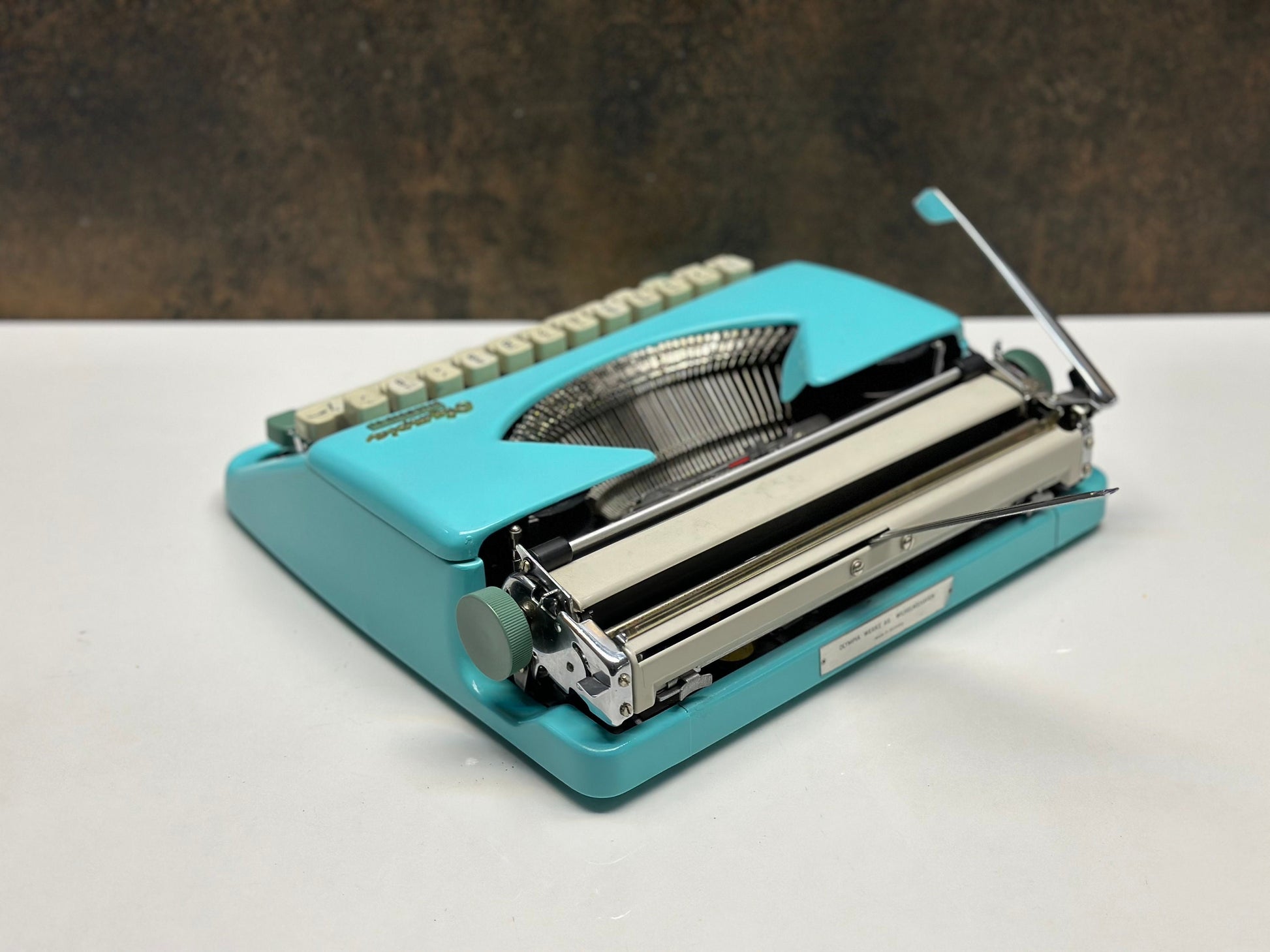 Antique Olympia Splendid 33/66 turquoise Typewriter with Matching Case and White Keys | Rare Mechanical Keyboard for Writers and Collector