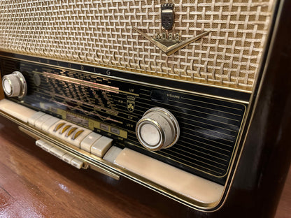 Grundig Radio - Embrace the Vintage Melodies in Style