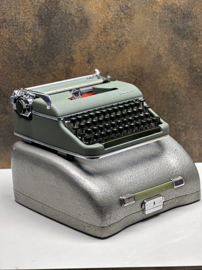 Olympia SM3 Typewriter / Full Orginal - Premium Gift / Typewriter World | Typewriter like new| Typewriter Working Serviced