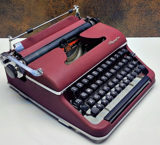 Olympia Sm2 Typewriter | Old Typewriter | Best Typewriter | Burgundy Olympia Sm2 Special Typewriter | Vitange Typewriter |