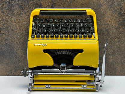 Olympia SM3  Yellow Typewriter. Typewriter, old typewriter / The Most Special Gift, Vintage,typewriter working
