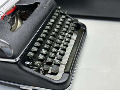 Qwerty Olympia SM3 Black Typewriter + Black Bag - Premium Gift / Typewriter World / Qwerty Typewriter, Black Typewriter