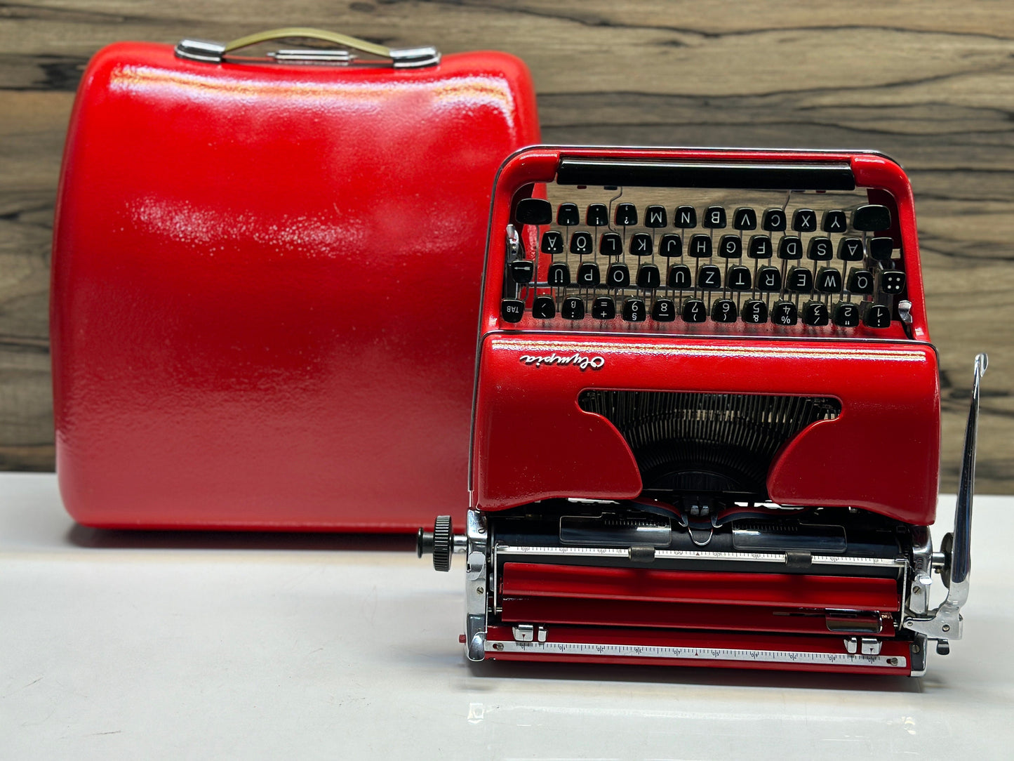 Olympia SM3 RED Typewriter - Premium Gift / Typewriter World / The Most Special Gift,typewriter working