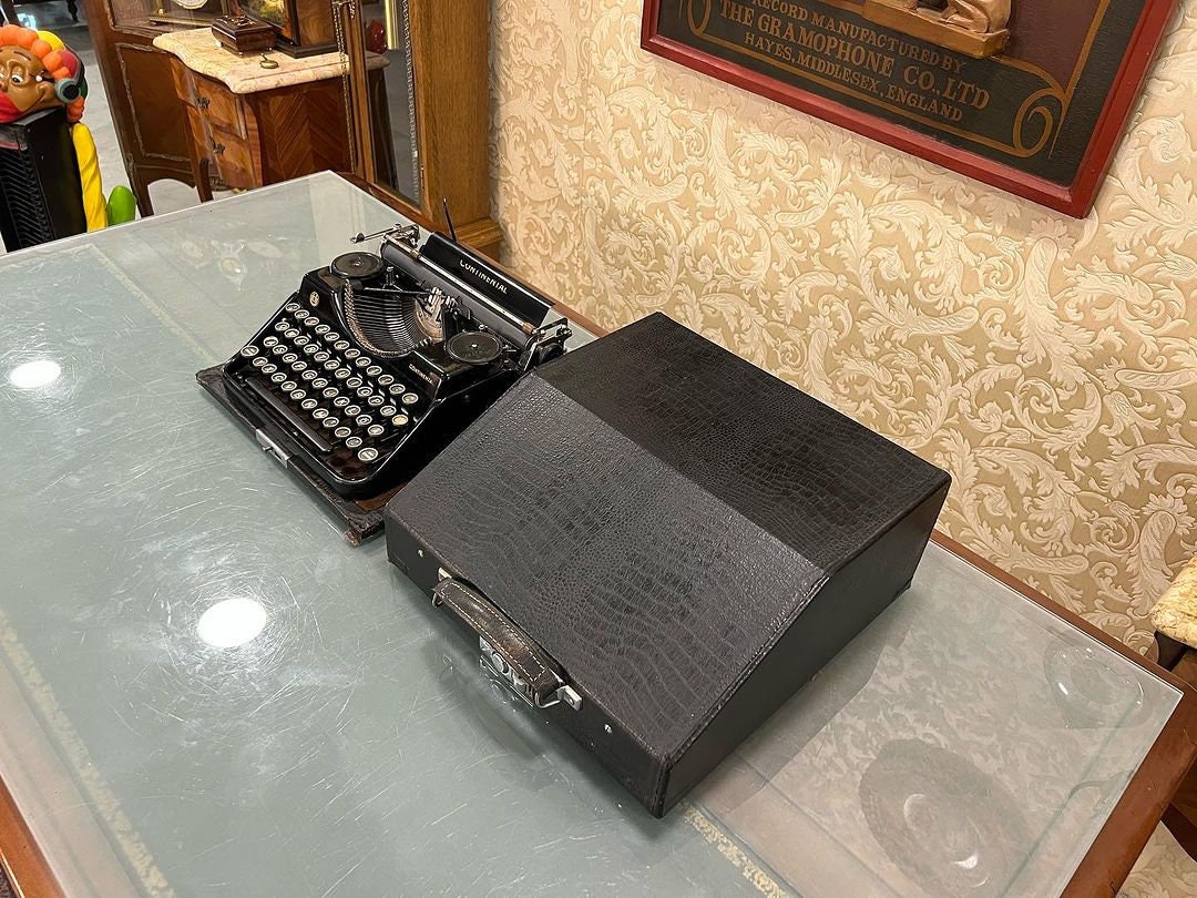 Vintage Continental Typewriter 1930 Model with Premium Glass QWERTZ Keyboard - Black Bag Included,typewriter working