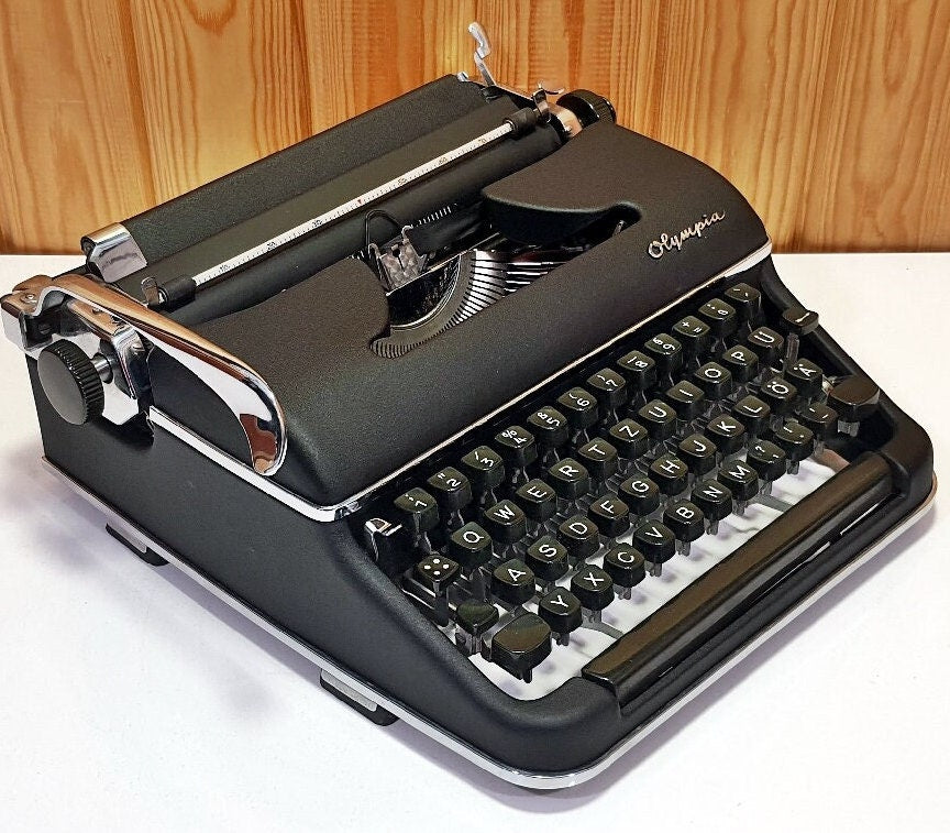 Olympia SM3 Black Typewriter - Premium Gift,The Most Special Gift,antique typewriter,typewriter working