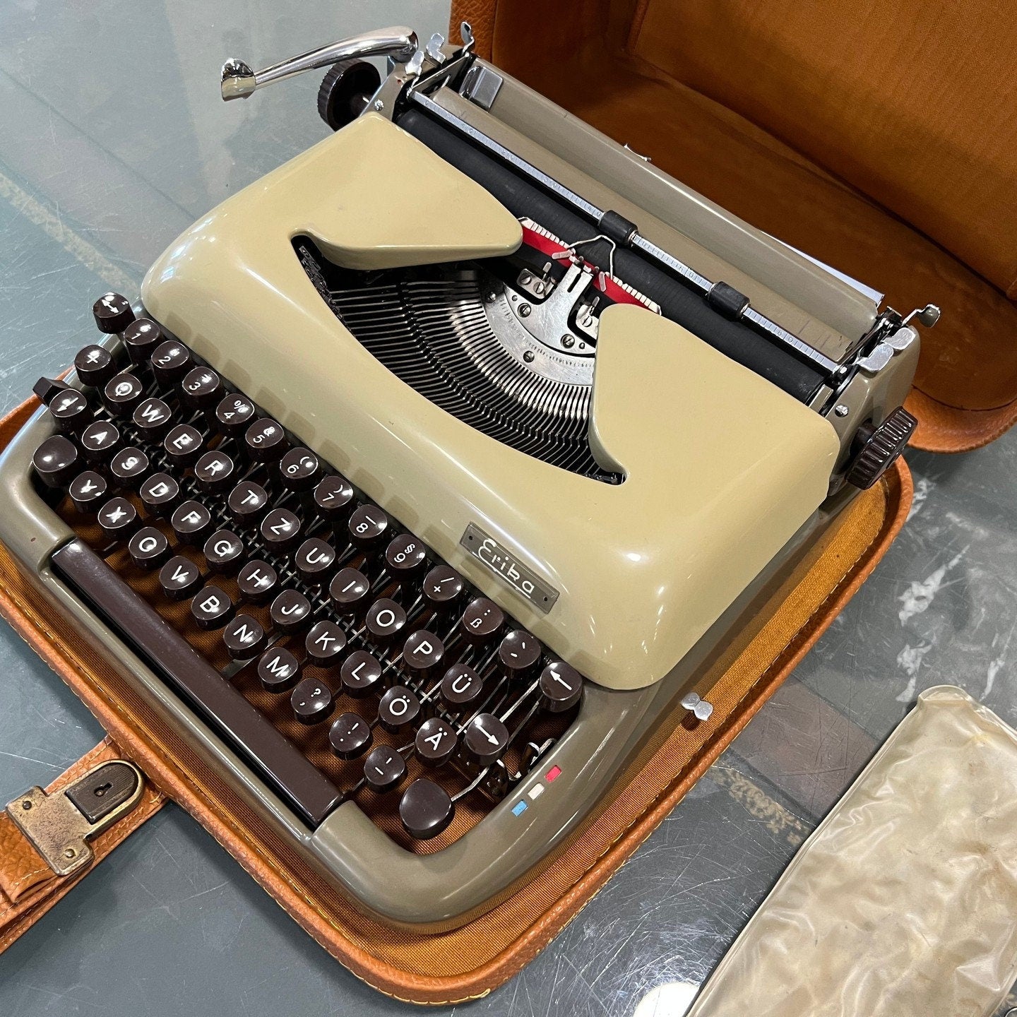 Erika Mod 10 Typewriter - Vintage Writer's Delight for Creative Minds, Typewriter in Excellent Working Condition
