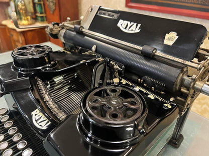 Royal Typewriter  |  Royal Company New York, U.S.A | Like New | Old Typewriter | Working Typewriter |,typewriter working