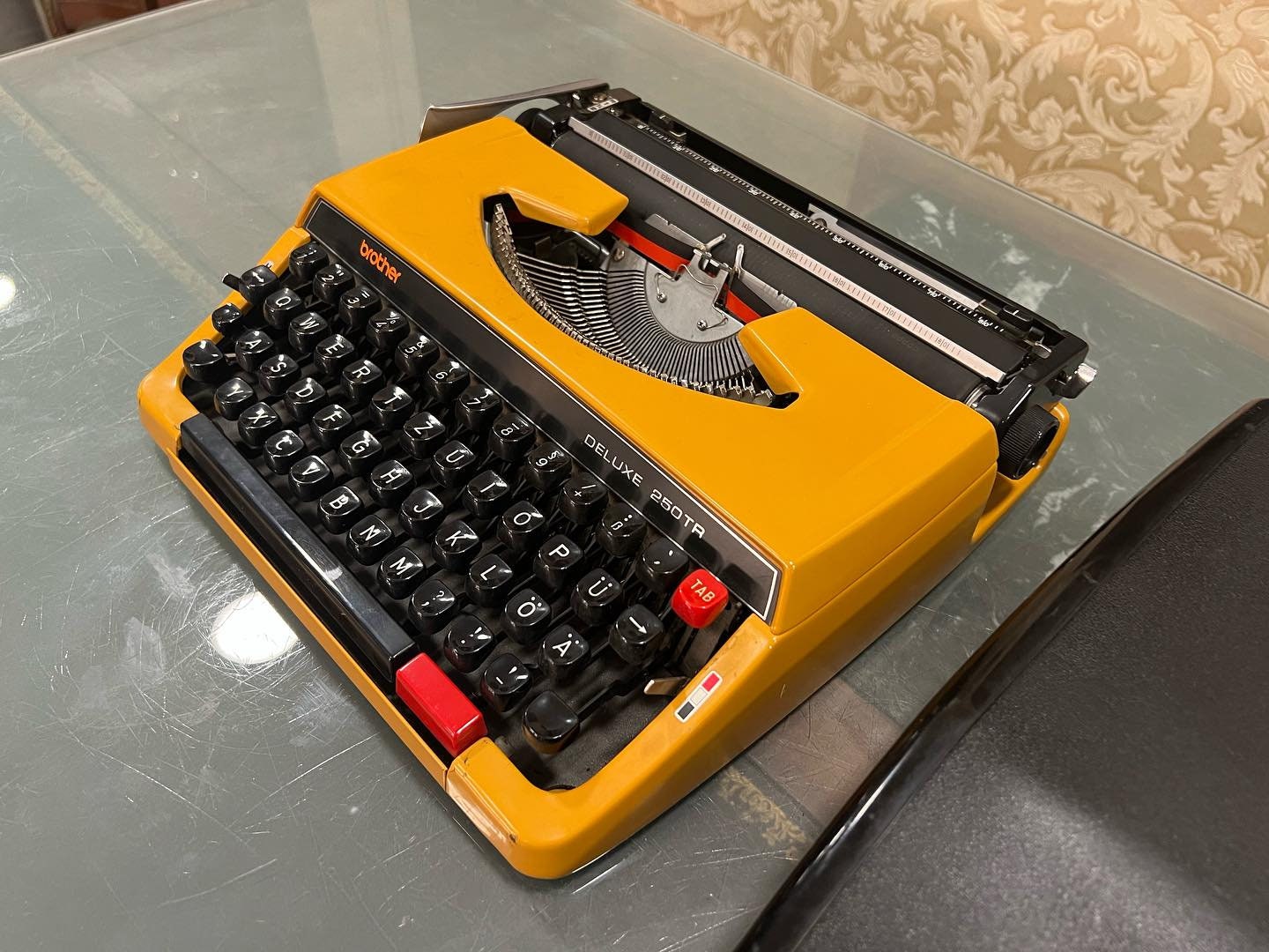 Brother De Luxe 250 TR Typewriter - The Perfect Gift for Paramedics and Loved Ones