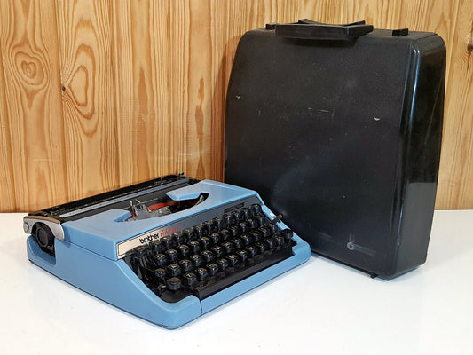 Blue Brother Deluxe Typewriter - Vintage Elegance with a Modern Twist,typewriter working