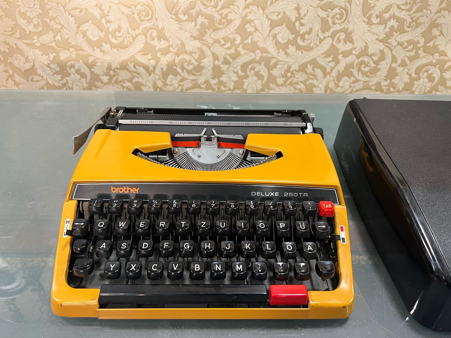 Brother De Luxe 250 TR Typewriter - The Perfect Gift for Paramedics and Loved Ones