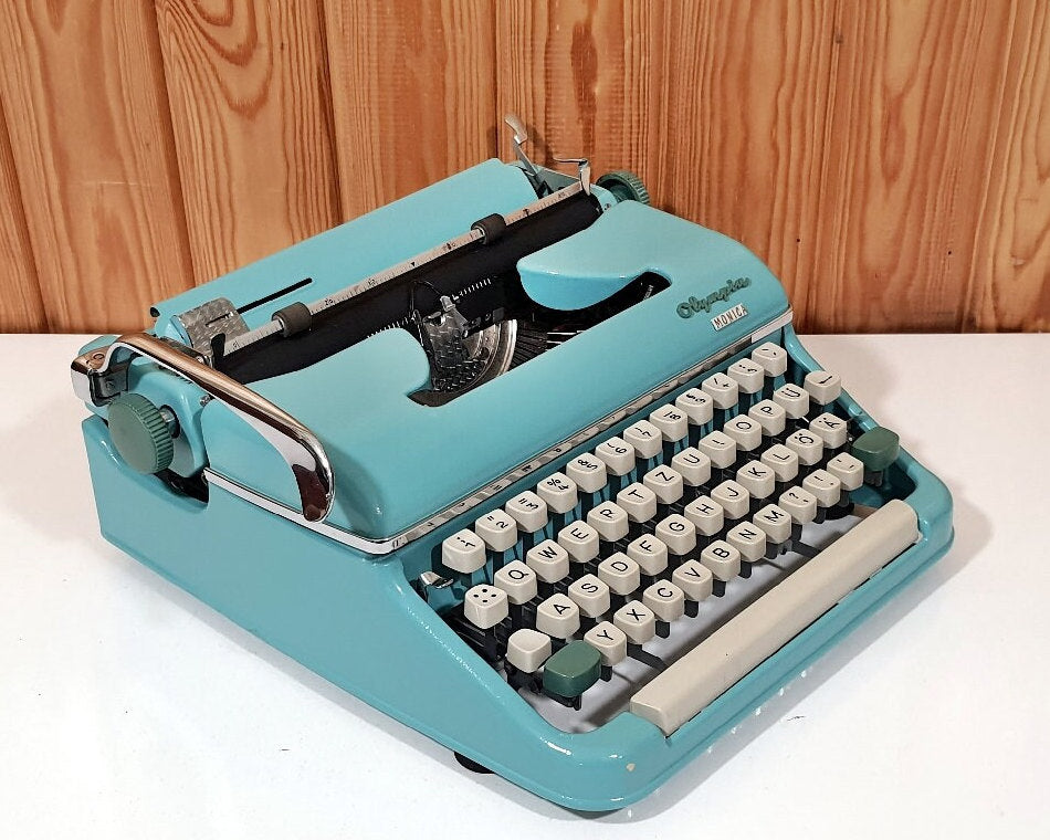Olympia SM4 Typewriter would be the perfect choice for giving as a gift.