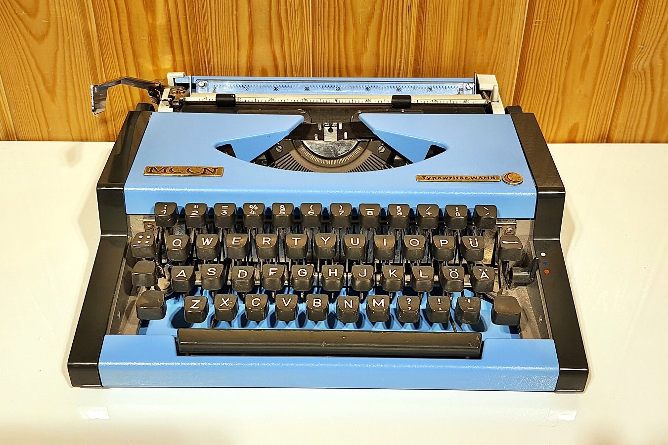 Moon Typewriter Nostalgic Blue / QWERTY Keyboard Typewriter / Typewriter World Brand / Special for Valentine's Day | Typewriter like new